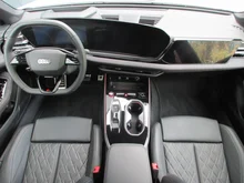 Audi A6 Avant e-hybrid quattro 270 kW in Gletscherweiß Metallic
