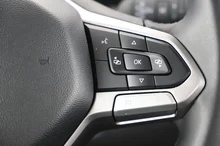 VW Transporter Doka-Pritsche TDI 4MOTION in Clear White