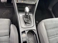 VW Touran Sky TDI SCR DSG 5-Sitzer in Reflexsilber Metallic