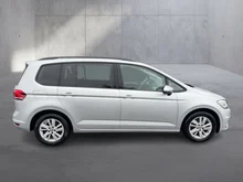 VW Touran Sky TDI SCR DSG 5-Sitzer in Reflexsilber Metallic