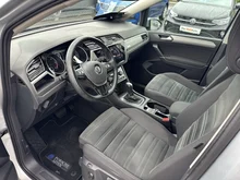 VW Touran Sky TDI SCR DSG 5-Sitzer in Reflexsilber Metallic