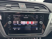 VW Touran Sky TDI SCR DSG 5-Sitzer in Reflexsilber Metallic