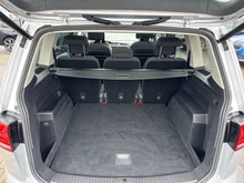 VW Touran Sky TDI SCR DSG 5-Sitzer in Reflexsilber Metallic
