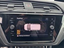 VW Touran Sky TDI SCR DSG 5-Sitzer in Reflexsilber Metallic