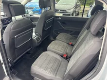 VW Touran Sky TDI SCR DSG 5-Sitzer in Reflexsilber Metallic