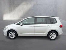 VW Touran Sky TDI SCR DSG 5-Sitzer in Reflexsilber Metallic