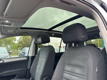 VW Touran Sky TDI SCR DSG 5-Sitzer in Reflexsilber Metallic