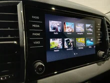 Škoda Karoq 4x4 Selection TDI DSG in Black-Magic Perleffekt