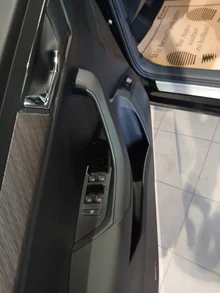 Škoda Karoq 4x4 Selection TDI DSG in Black-Magic Perleffekt