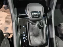 Škoda Karoq 4x4 Selection TDI DSG in Black-Magic Perleffekt