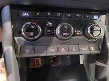 Škoda Karoq 4x4 Selection TDI DSG in Black-Magic Perleffekt