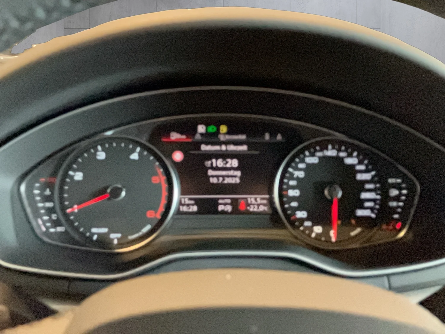 Bild eines Audi A4 Avant 30 TDI S line