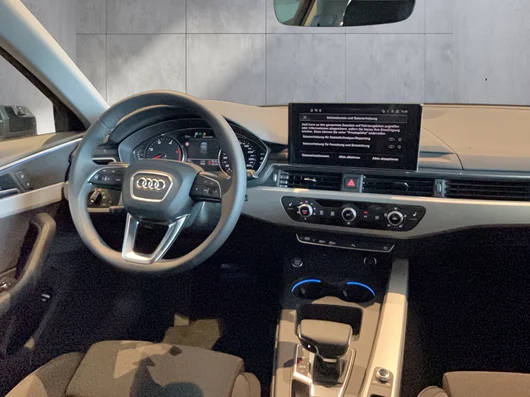Bild eines Audi A4 Avant 30 TDI S line