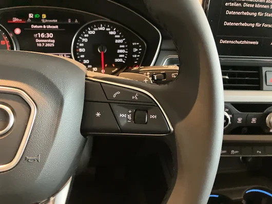 Bild eines Audi A4 Avant 30 TDI S line