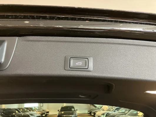 Bild eines Audi A4 Avant 30 TDI S line