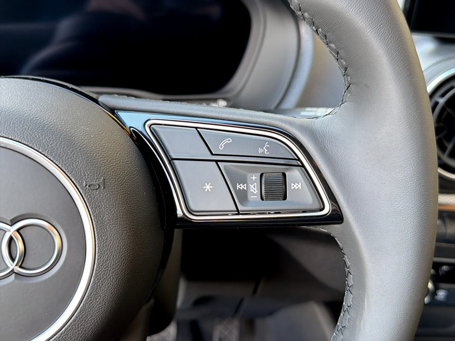 Bild eines Audi Q2 30 TFSI admired