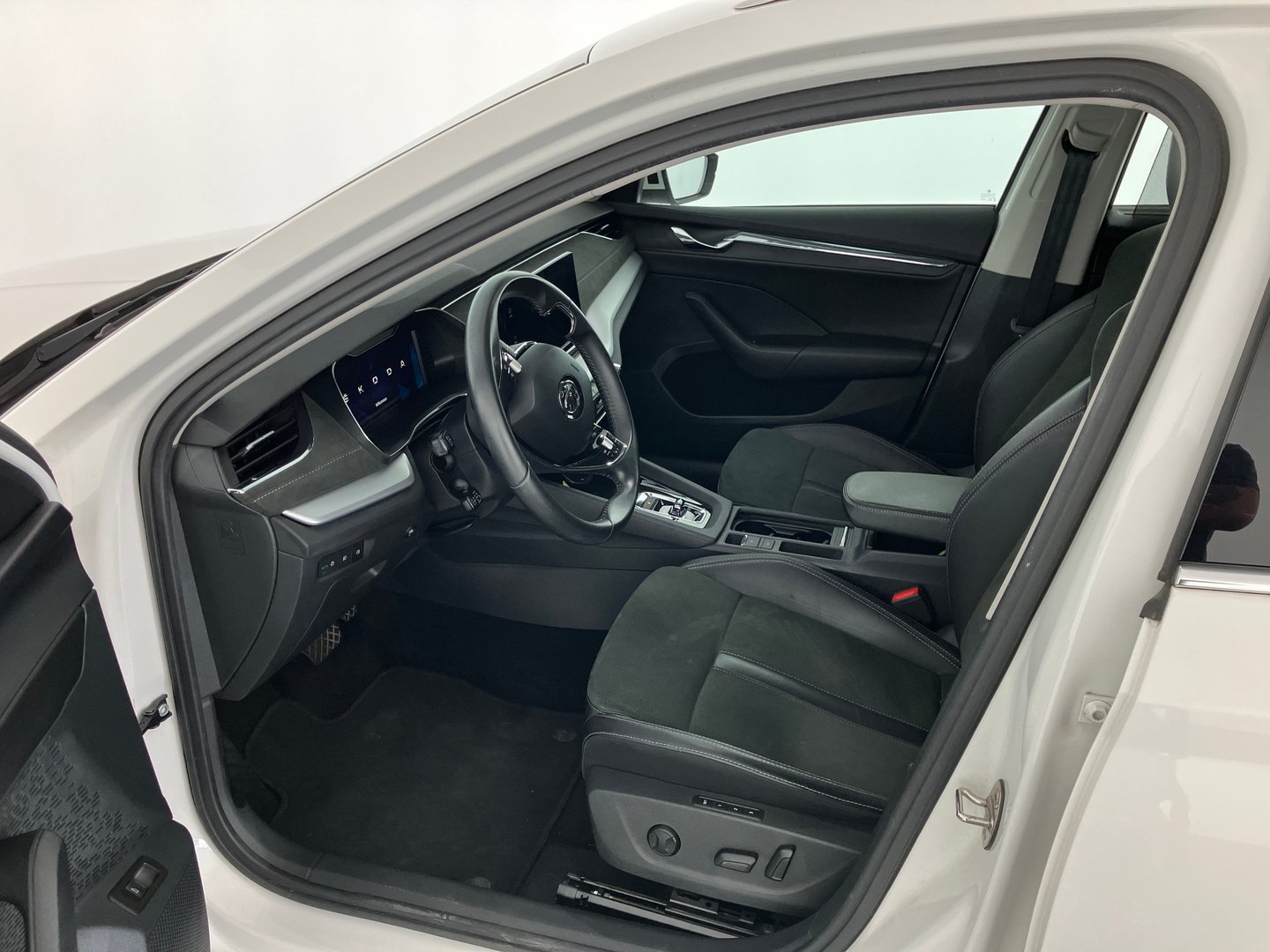 Škoda OCTAVIA Combi Premium TDI DSG | Bild 3 von 15