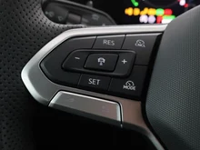 VW Passat Variant R-Line eHybrid 150 kW in Oyster Silver Metallic
