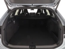 VW Passat Variant R-Line eHybrid 150 kW in Oyster Silver Metallic