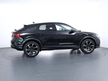 Audi Q3 Sportback 35 TFSI intense in Mythosschwarz Metallic