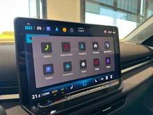VW T-Roc Life eTSI DSG in Grenadillschwarz Metallic