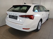 Škoda Octavia Combi Ambition TDI in Alaska-Weiß