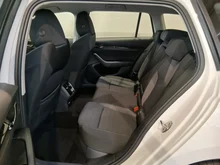 Škoda Octavia Combi Ambition TDI in Alaska-Weiß