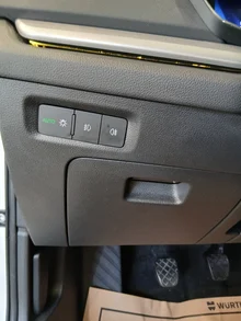 Škoda Octavia Combi Ambition TDI in Alaska-Weiß