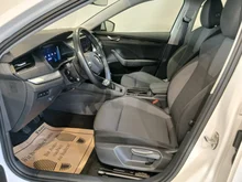 Škoda Octavia Combi Ambition TDI in Alaska-Weiß