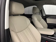 Audi A8 60 TFSI e quattro in brillantschwarz