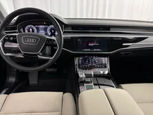 Audi A8 60 TFSI e quattro in brillantschwarz