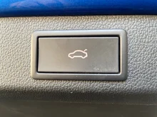 Škoda Superb Combi 4x4 Ambition TDI DSG in Race-Blau Metallic