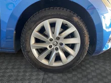 Škoda Superb Combi 4x4 Ambition TDI DSG in Race-Blau Metallic