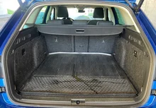 Škoda Superb Combi 4x4 Ambition TDI DSG in Race-Blau Metallic