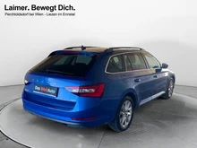 Škoda Superb Combi 4x4 Ambition TDI DSG in Race-Blau Metallic