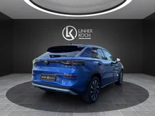VW T-Roc Life eTSI DSG in Celestial Blue Dach Black Uni