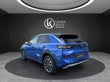 VW T-Roc Life eTSI DSG in Celestial Blue Dach Black Uni