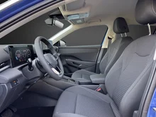 VW T-Roc Life eTSI DSG in Celestial Blue Dach Black Uni
