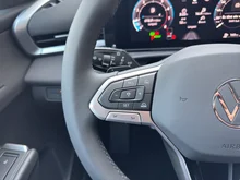 VW T-Roc Life eTSI DSG in Celestial Blue Dach Black Uni