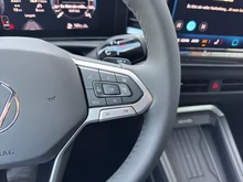 VW T-Roc Life eTSI DSG in Celestial Blue Dach Black Uni