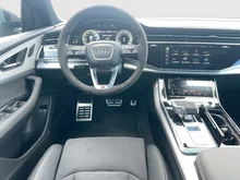 Audi Q8 e-hybrid quattro 290 kW in Daytonagrau Perleffekt