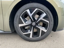 VW ID.3 Neo Life 125 kW - 50 kWh in Dark Olivine Green Metallic