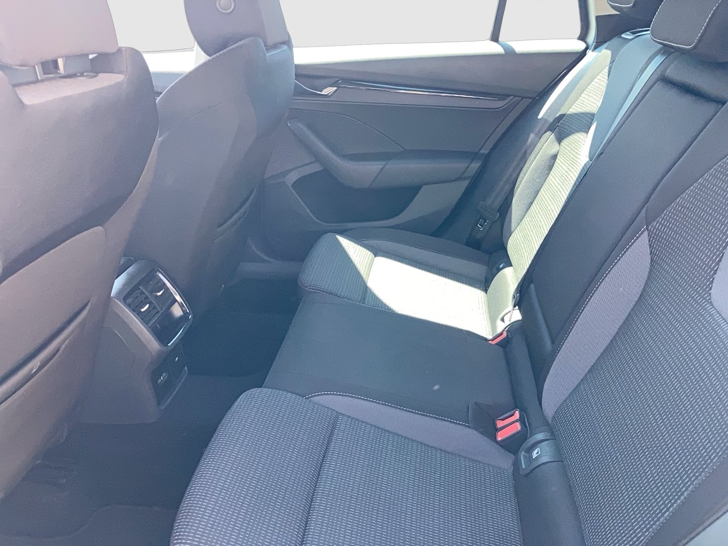 Škoda OCTAVIA Combi Ambition TDI DSG | Bild 21 von 24