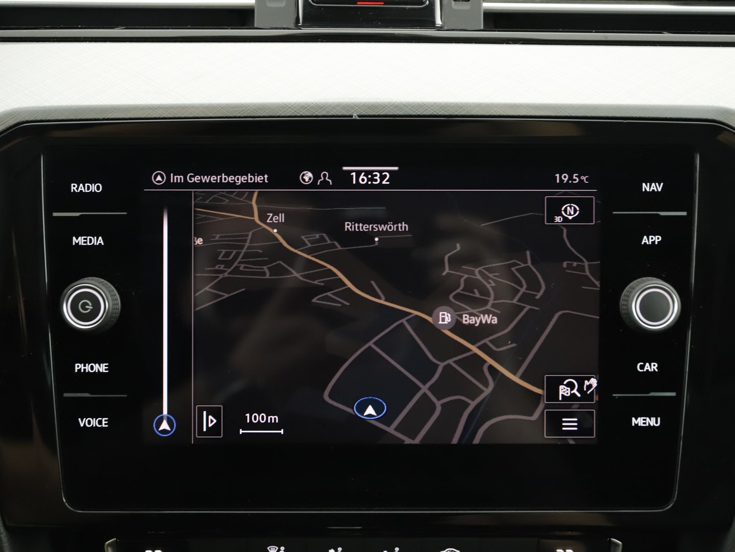 VW Passat Variant Business TDI DSG | Bild 15 von 22