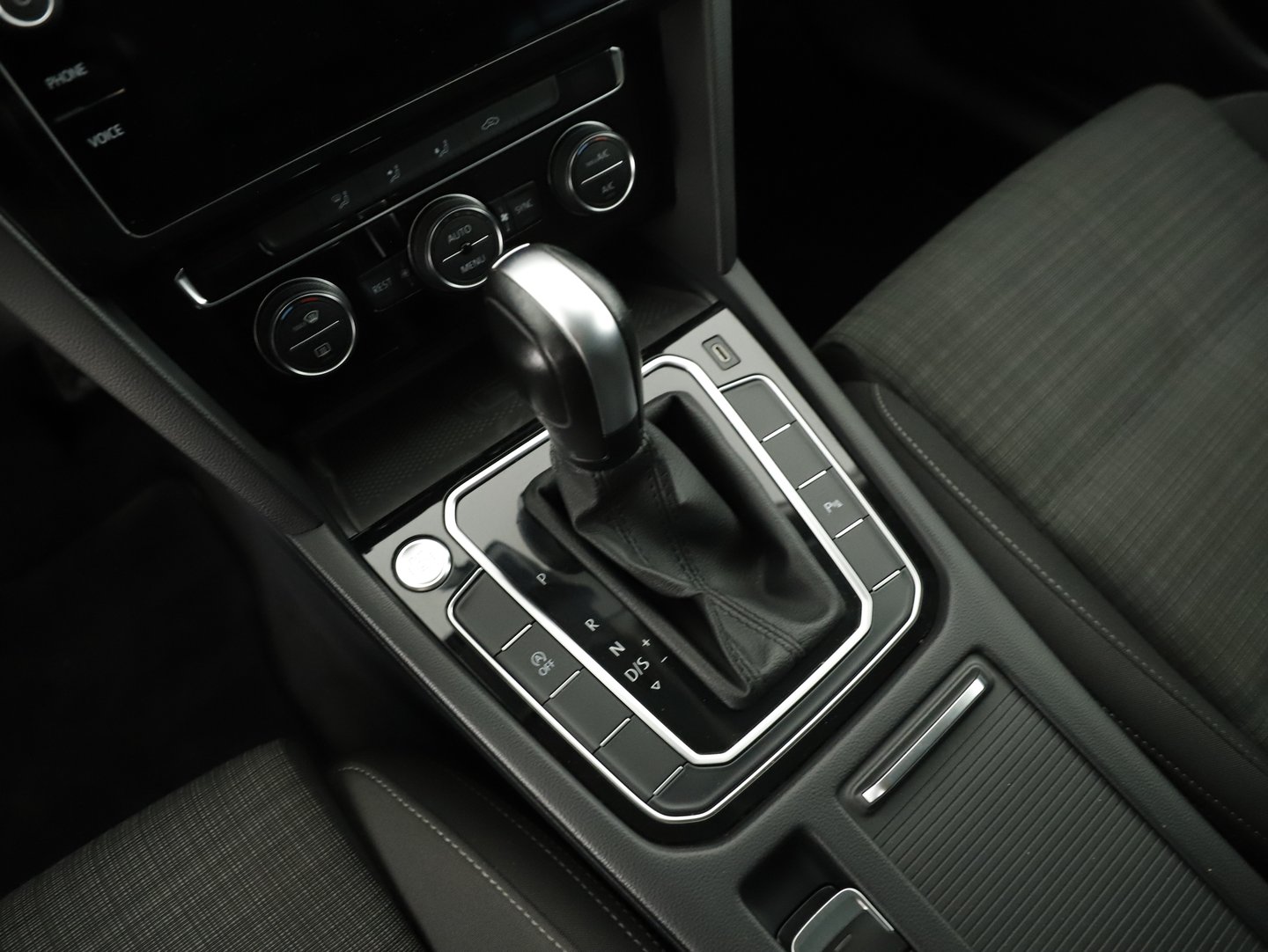 VW Passat Variant Business TDI DSG | Bild 17 von 22
