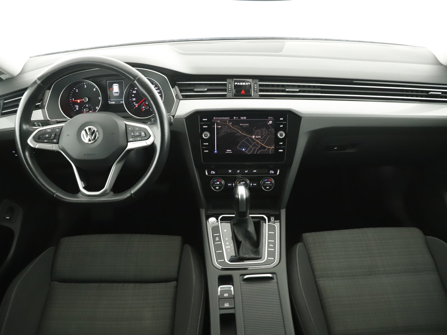 VW Passat Variant Business TDI DSG | Bild 8 von 22