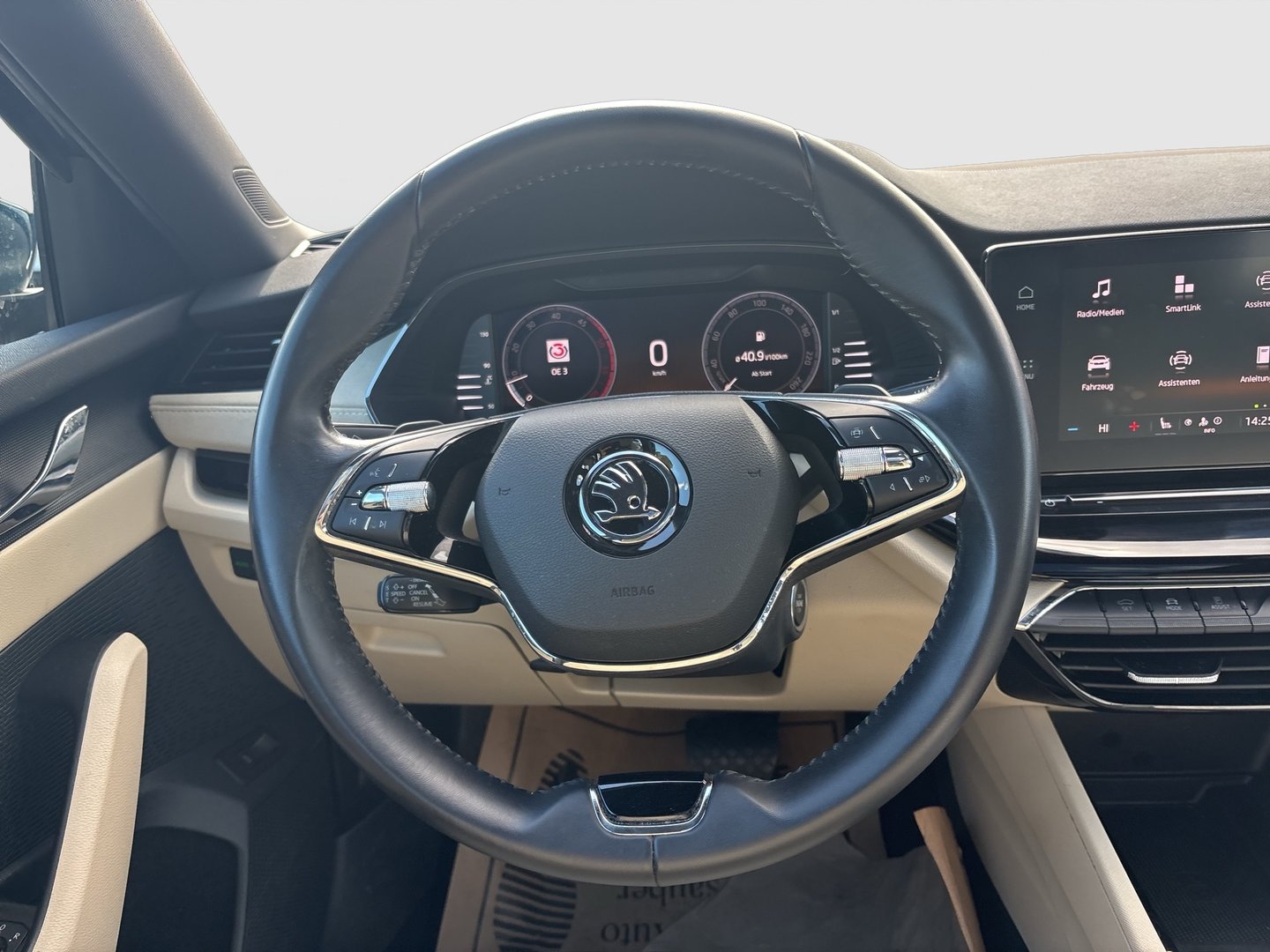 Škoda OCTAVIA Combi Premium TDI DSG | Bild 13 von 25