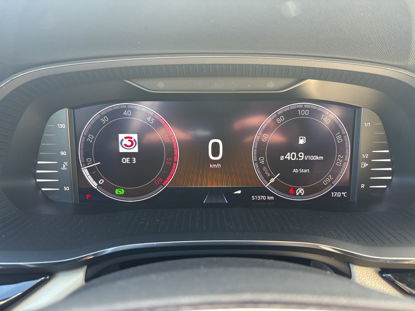 Škoda OCTAVIA Combi Premium TDI DSG | Bild 14 von 25