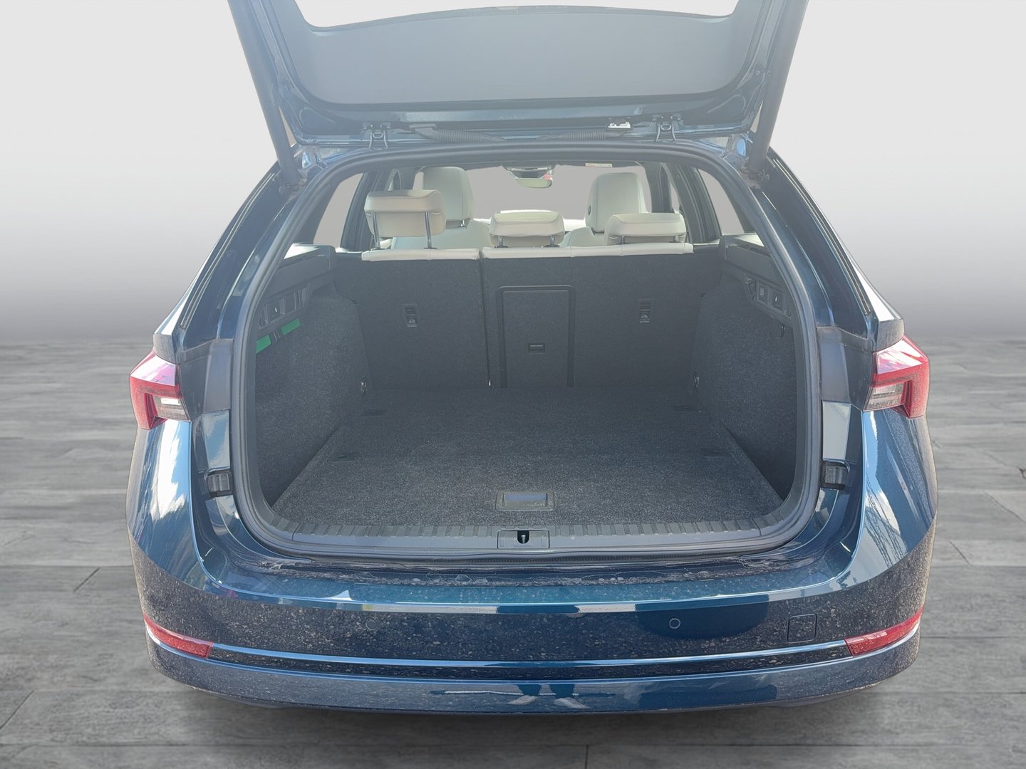 Škoda OCTAVIA Combi Premium TDI DSG | Bild 23 von 25