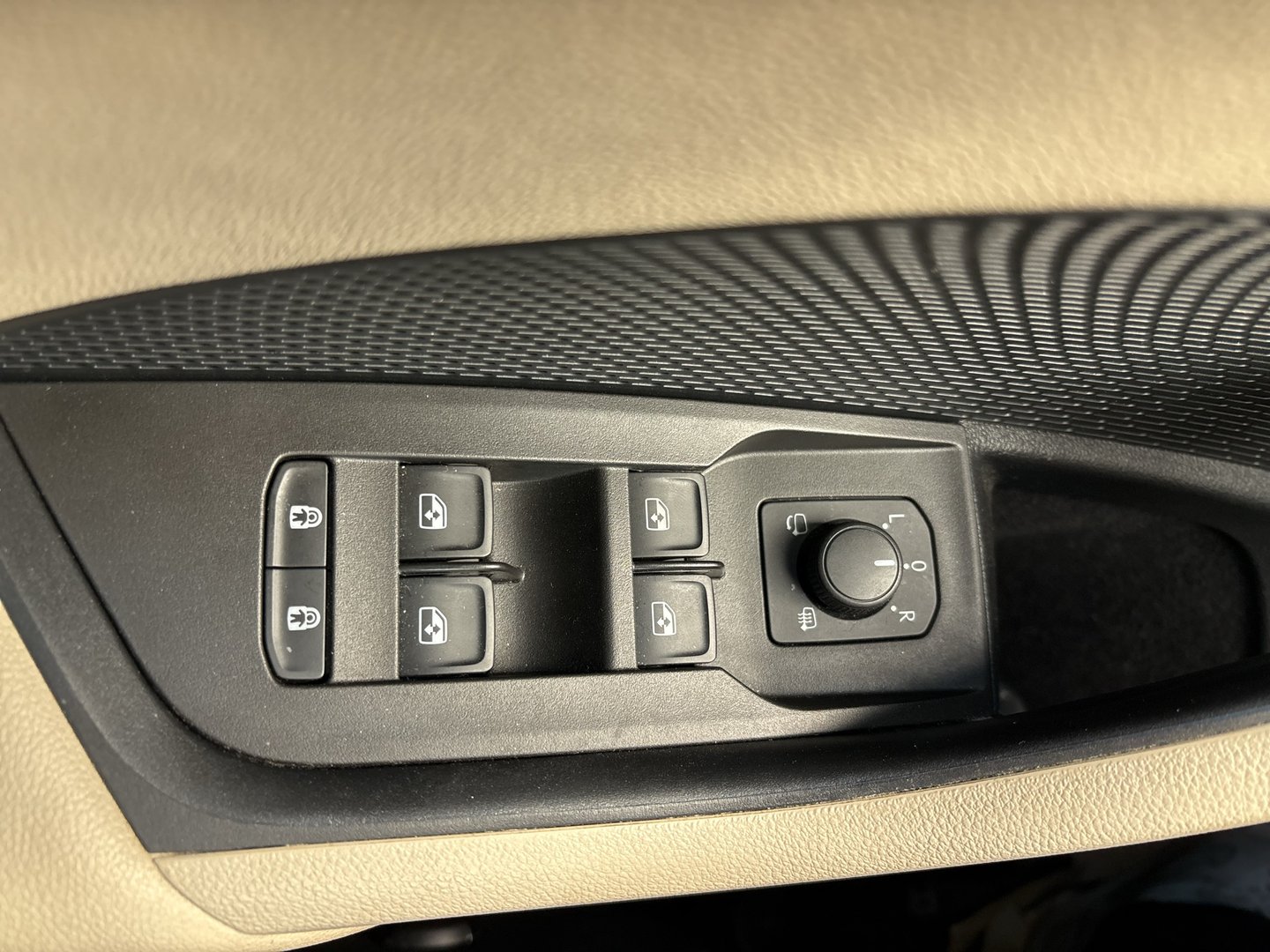 Škoda OCTAVIA Combi Premium TDI DSG | Bild 8 von 25